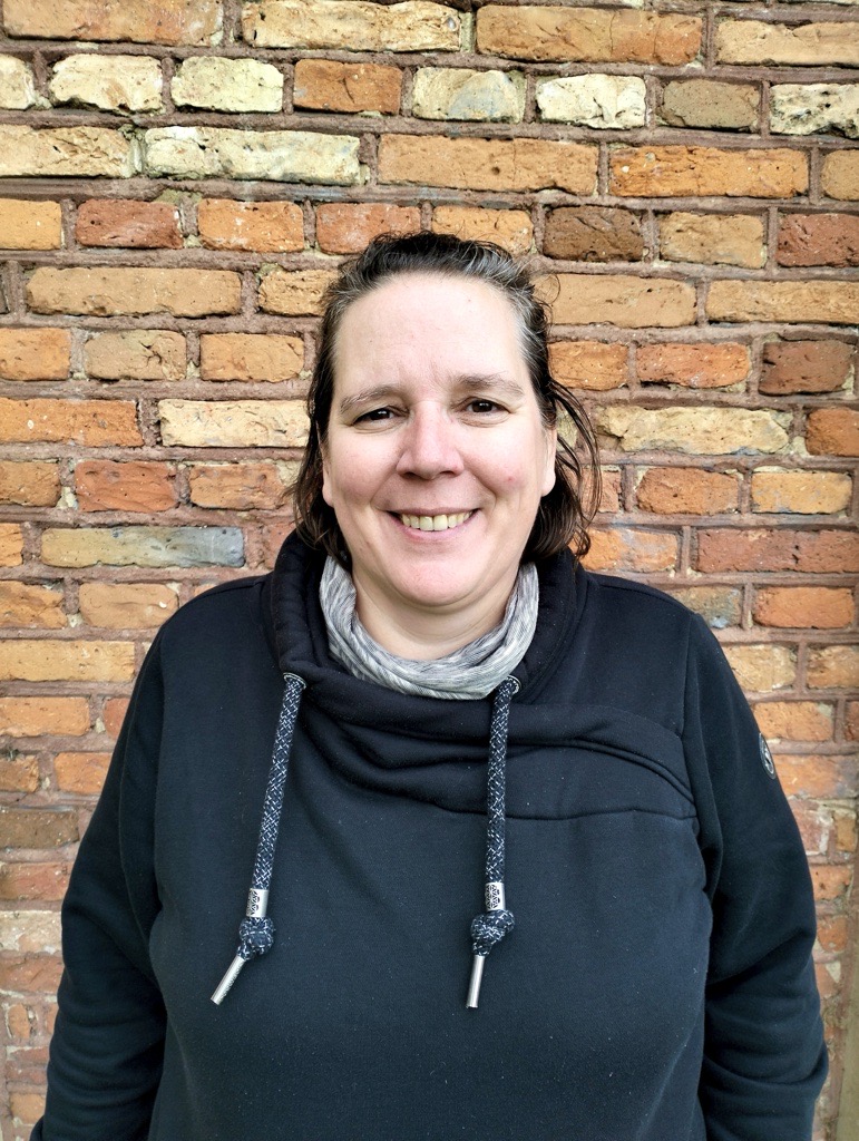 Frau Giannakos (GIA)